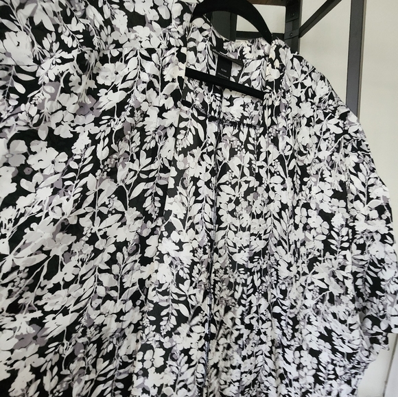 Black, gray and white open Wrap - Picture 2 of 9